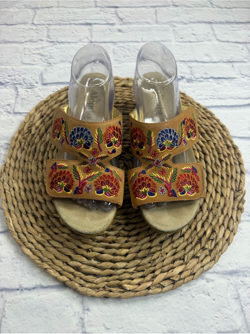 Alegria Tan Embroidered Sandals w/ Multicolor Floral Stitching. Size 40 (9)